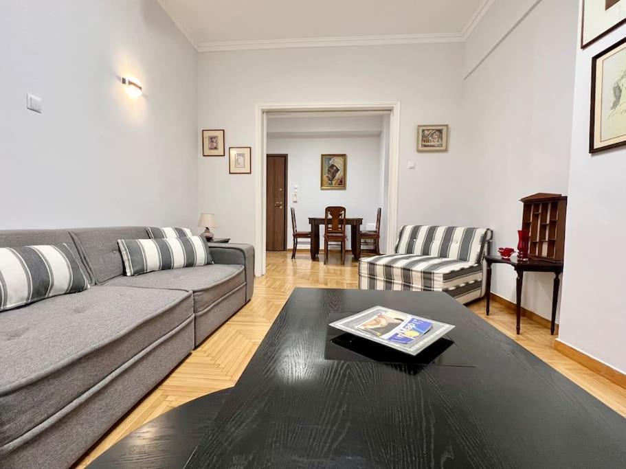 Lovely 1 Bdr In The Center Of Apartment *